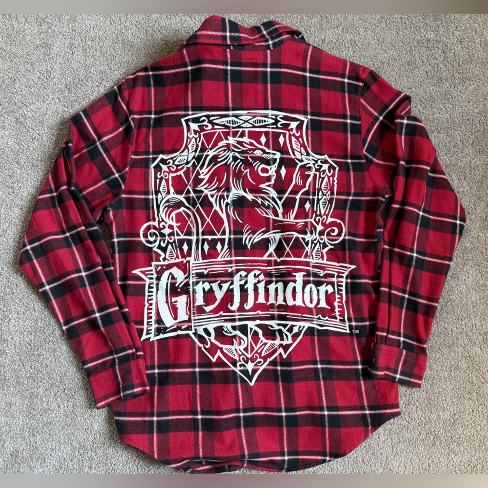 Cakeworthy Gryffindor Red Plaid Flannel - Size M NWOT
